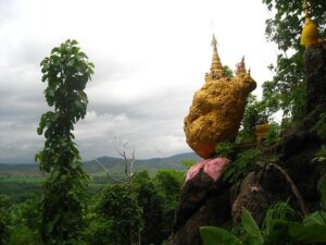 พระธาตุดอยหินกิ่ว