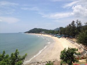 หาดทรายรีจังหวัดชุมพร