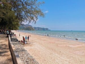 หาดนพรัตน์ธารา 